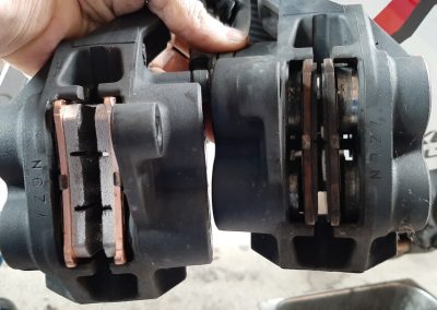 Thilos Bike Service - Projekt Restauration Yamaha R1 Bremsbeläge wechseln